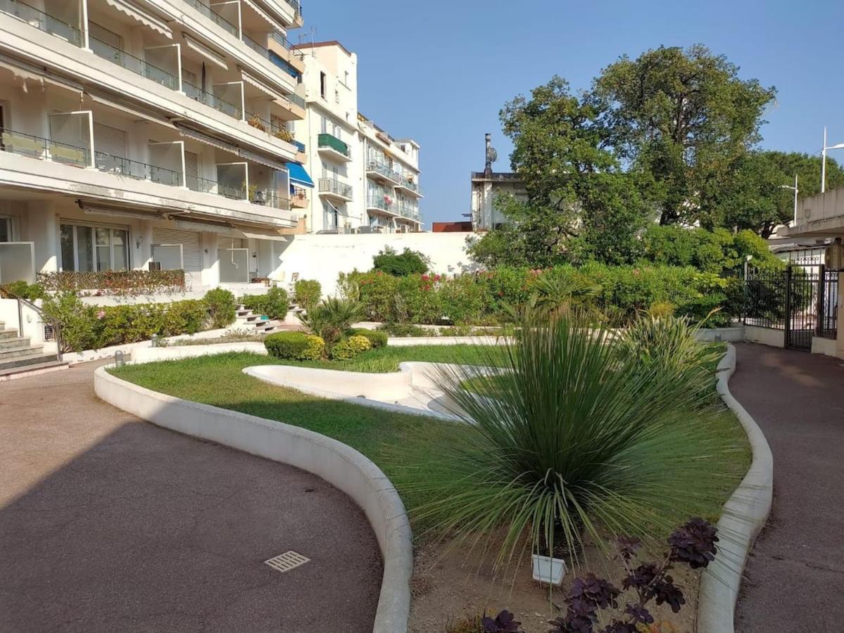 Flat In Juan Lägenhet Antibes Exteriör bild